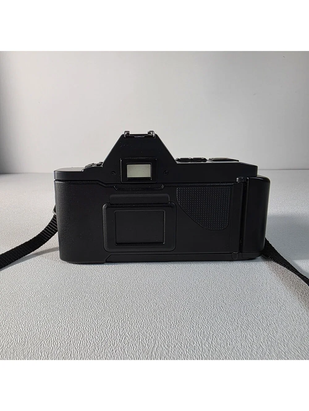 Canon T70 35mm SLR Camera with Canon 28mm F/2.8 Lens - Tested and Working